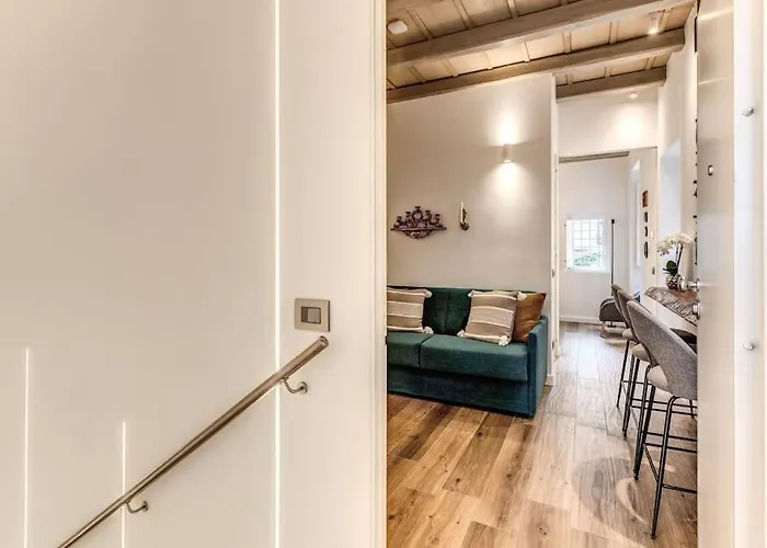 Piazza Dei Renzi Trastevere Building 4 Bedroom With Terrace * Roma