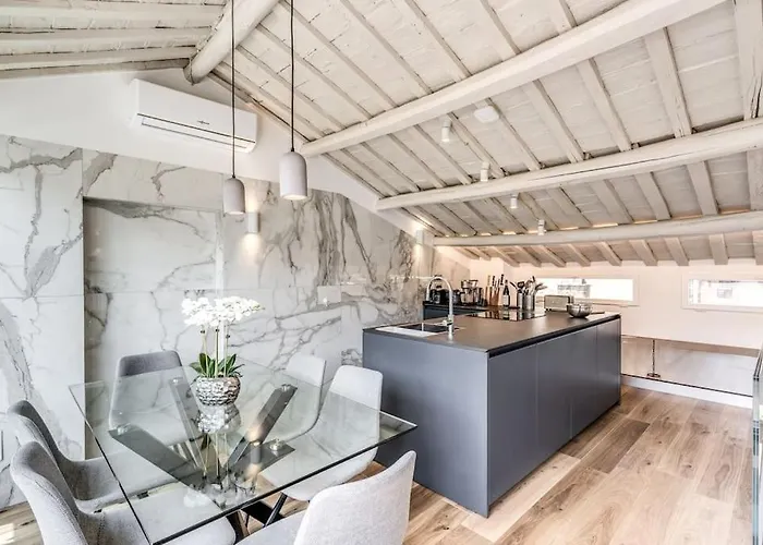 Piazza Dei Renzi Trastevere Building 4 Bedroom With Terrace *
