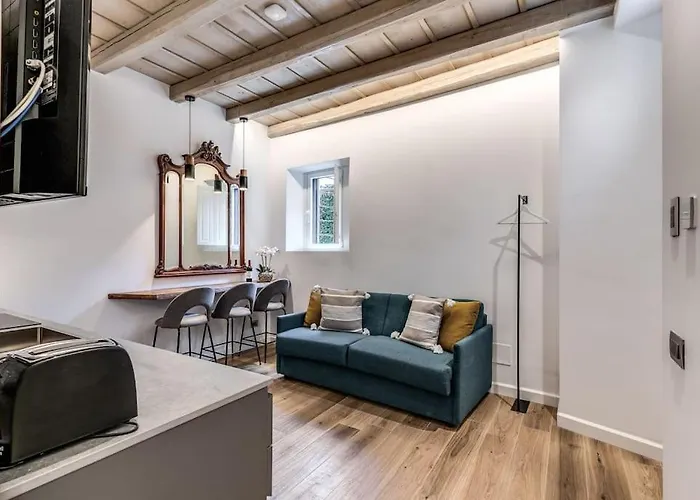 Piazza Dei Renzi Trastevere Building 4 Bedroom With Terrace *