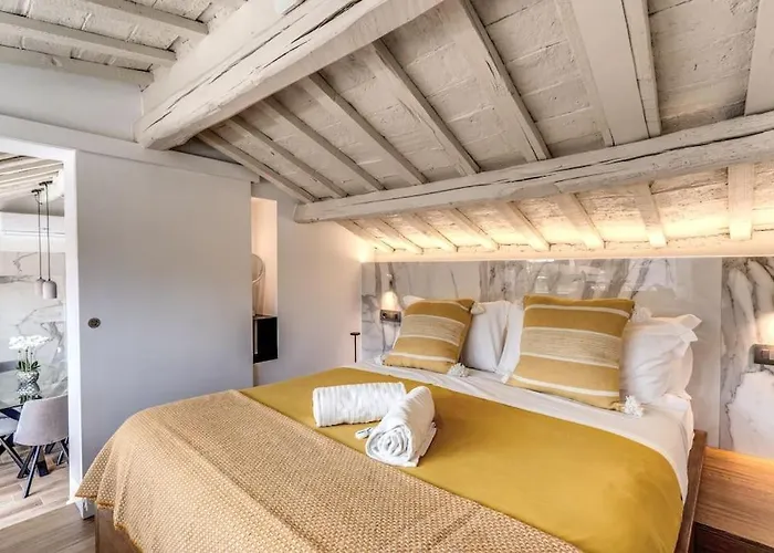 Piazza Dei Renzi Trastevere Building 4 Bedroom With Terrace Appartamento
