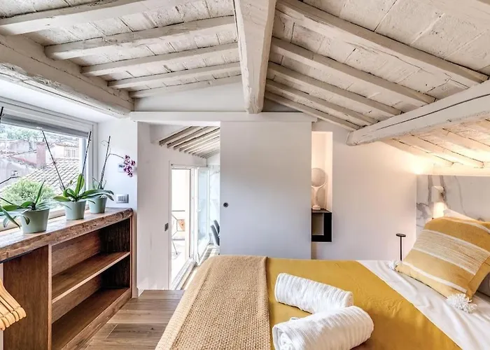 Piazza Dei Renzi Trastevere Building 4 Bedroom With Terrace * Roma